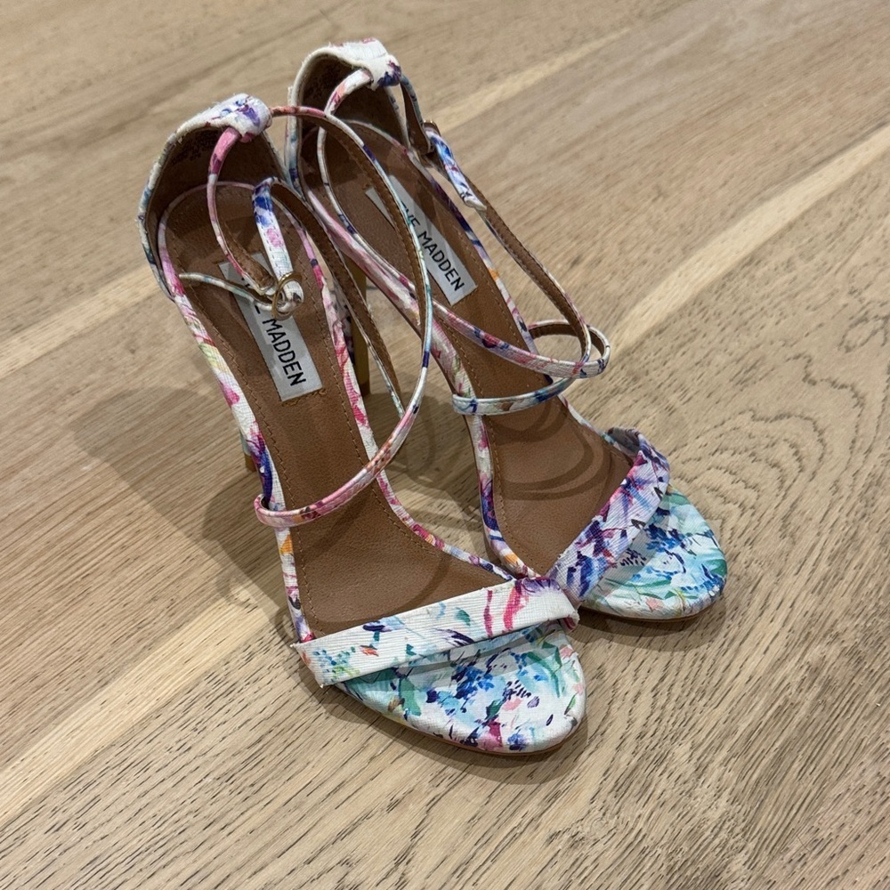 Steve Madden White Multicolor Floral Strappy Heels